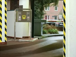 tesa-tasma-signal-bialo-czerwona-66m-50mm