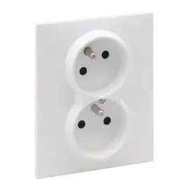 gniazdo-podwojne-z-uziemieniem-biale-2x2p-z-z-przeslona-16a-250v-suno-legra
