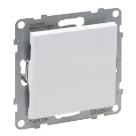 lacznik-przyciskowy-1-bieg-bialy-10ax-ip20-zaciski-automatyczne-legrand-sun