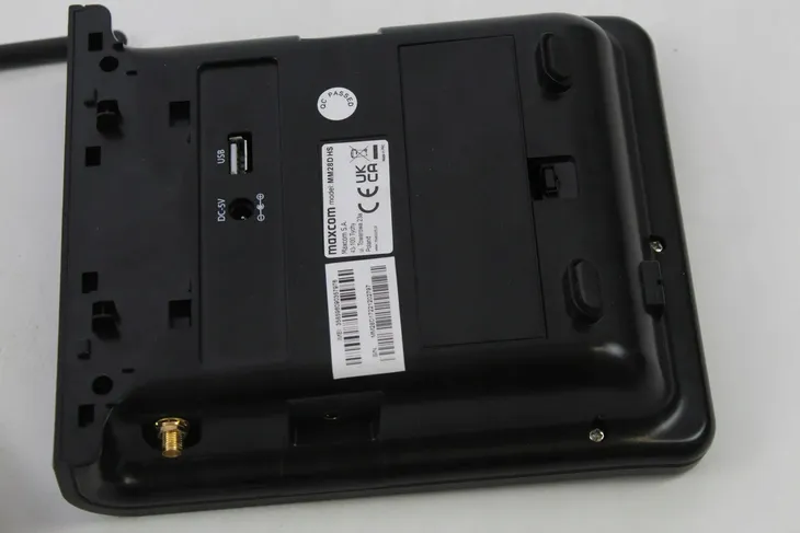 telefon-stacjonarny-na-karte-sim-maxcom-mm28d-wbudowany-wyswietlacz-tak