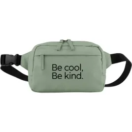 nerka-saszetka-ciemna-zielen-be-cool-be-kind-sportowa-hit-na-spacer-w-gory