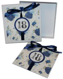 kartka-w-pudelku-na-18-urodziny-osiemnastke-w-niebieskie-kwiaty-roze