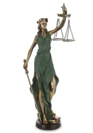 figura-temidy-figurka-temida-zlota-zielona-bogini-sprawiedliwosci-dekoracja