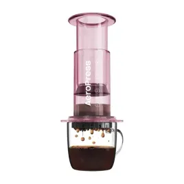 aeropress-clear-pink-zaparzacz-do-kawy-rozowy-z-filtrami