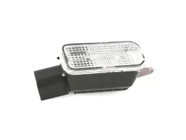 lampa-oswietlenia-tablicy-rejestracyjnej-ford-transit-2013-