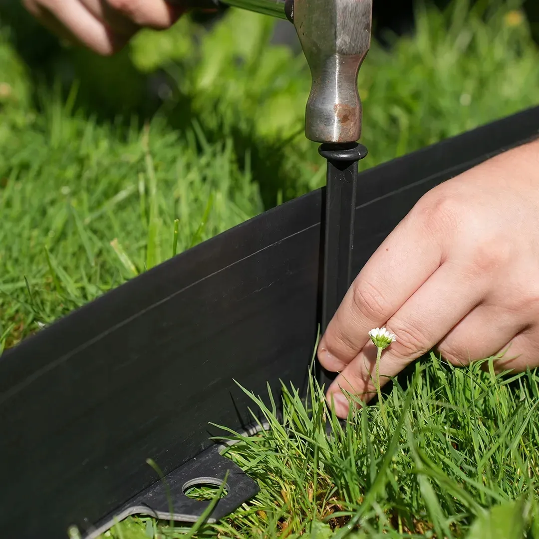 obrzeze-ogrodowe-10m-czarny-10cm-wysokie-trawnikowe-tworzywo-rolka-kotwy-stan-nowy