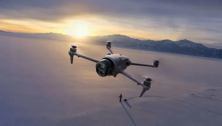 dron-dji-mavic-4-pro-6k-60fps-hdr-waga-produktu-1063-g