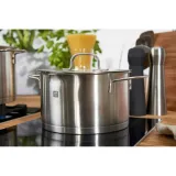 zestaw-4-garnkow-trueflow-zwilling-informacje-dodatkowe-mozliwosc-mycia-w-zmywarce-mozliwosc-uzywania-na-kuchni-ceramicznej-mozliwosc-uzywania-na-kuchni-elektrycznej-mozliwosc-uzywania-na-kuchni-gazowej-mozliwosc-uzywania-na-kuchni-indukcyjnej-mozliwosc-uzywania-w-piekarniku-pokrywka-w-zestawie