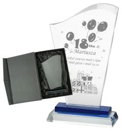 wysoka-i-nowoczesna-statuetka-szklana-z-dowolnym-grawerem-laserowym-27-cm