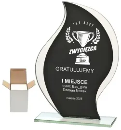 elegancka-czarna-statuetka-szklana-z-bialym-grawerem-19-cm