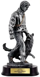 statuetka-kynologia-29-cm-tabliczka-gratis
