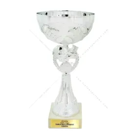 srebrny-pilkarski-puchar-z-emblematem-26-cm-graw