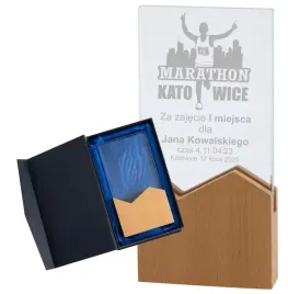 statuetka-szklana-z-drewniana-podstawa-z-dowolnym-grawerem-laserowym-18-cm