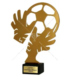 statuetka-pilka-nozna-metal-marmur-21-cm-grawer-gratis