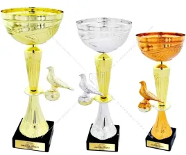 piekny-komplet-metalowych-pucharow-zloto-srebro-braz-37-35-32-cm-grawer
