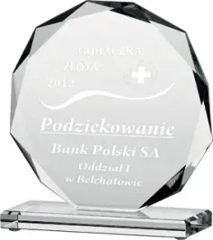 elegancka-statuetka-szklana-szklo-z-grawerem-15cm