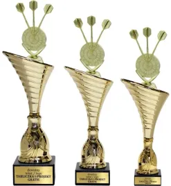 piekny-zloty-komplet-puchar-z-figurka-rzutki-dart-33-30-29-grawerki-gratis
