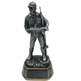 statuetka-odlewana-wedkarstwo-18-cm-grawer-gratis