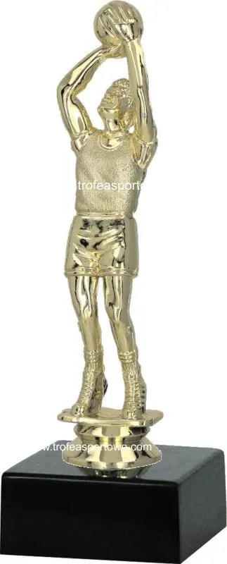 figurka-koszykowka-20cm-grawer-gratis-stan-nowy