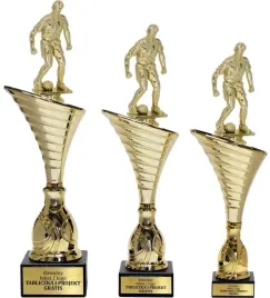 piekny-zloty-komplet-puchar-z-figurka-pilka-nozna-34-31-30-grawerki-gratis