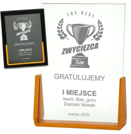 statuetka-szklana-z-aluminiowa-ramka-z-dowolnym-grawerem-laser-23-cm-etui