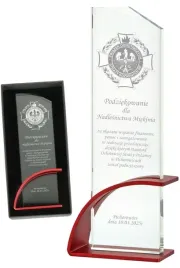 statuetka-szklana-z-aluminiowa-ramka-z-dowolnym-grawerem-laser-25-cm-etui