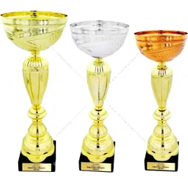 piekny-komplet-metalowych-pucharow-zloto-srebro-braz-41-37-32-cm-grawer