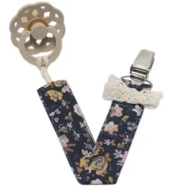 pom-pom-zawieszka-tasiemka-do-smoczka-z-kokardka-boho-flopi-navy