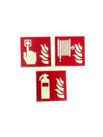 zestaw-3-znakow-przeciwpozarowych-15x15-na-plycie-swiecace-ppoz-bhp-znaki