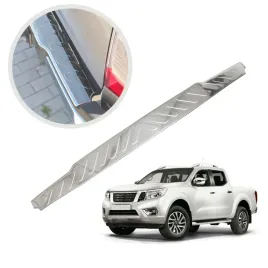 nakladka-listwa-ochronna-na-tylny-zderzak-do-nissan-navara-np300-d23-2014-