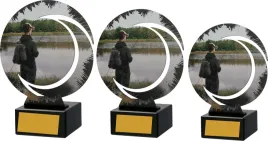 trofea-wedkarskie-wedkarz-zestaw-statuetek-3szt-opis-222018cm-metal-ryby