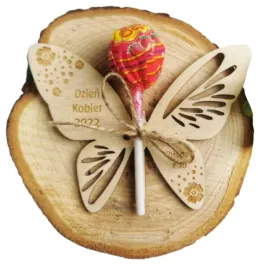 dzien-kobiet-motyl-kwiatek-z-imieniem-magnes-lizak