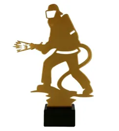 statuetka-metalowa-strazak-strazactwo-plomien-waz-opis-gratis