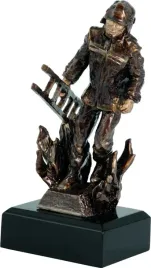 statuetka-strazak-drabina-strazactwo-opis-gratis
