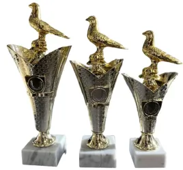 zestaw-pucharow-z-golebiem-golab-3d-loty-przodownik-292725-cm-cm-opis
