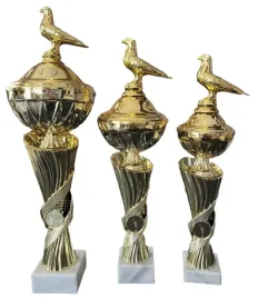 komplet-pucharow-z-golebiem-golebiarstwo-przodownik-40-36-32-cm-opis