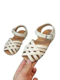 shein-sandalki-dziewczece-kremowe-na-rzepy-20-luj