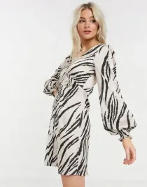 petite-sukienka-damska-bezowa-wzor-casual-32-rnd