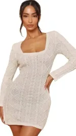 prettylittlething-sukienka-dla-niskich-32-ejd