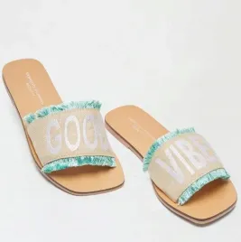 dorothy-perkins-klapki-na-co-dzien-z-napisami-bezowe-41-fpq