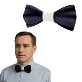 drewniana-mucha-czarna-poszetka-biala-zestaw-meski-elegancki-prezent