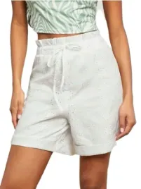 shein-spodenki-biale-haftowane-na-lato-40-42-lam