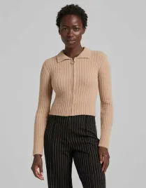sweter-damski-bezowy-klasyczny-na-zamek-m-xax