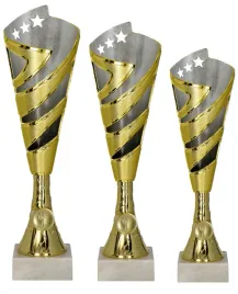 komplet-pucharow-8382-opis-gratis-38-35-32-cm-zestaw-zlote-puchary-sportowe