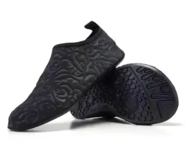 buty-do-wody-meskie-wsuwane-czarne-wzorzyste-44-45-z5h