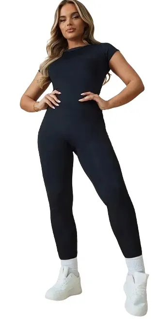 prettylittlething-czarny-kombinezon-basic-36-ekx