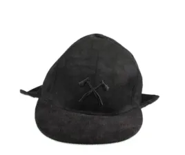 czapka-z-daszkiem-z-laczonych-tkanin-czarna-s-w-a