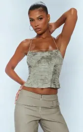 prettylittlething-top-bezowy-na-zamek-basic-36-eke