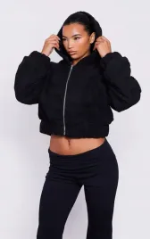 prettylittlething-kurtka-czarna-z-kapturem-40-ero