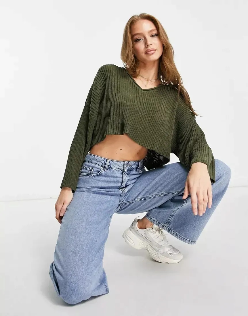 pullandbear-sweter-damski-khaki-krotki-m-m4v